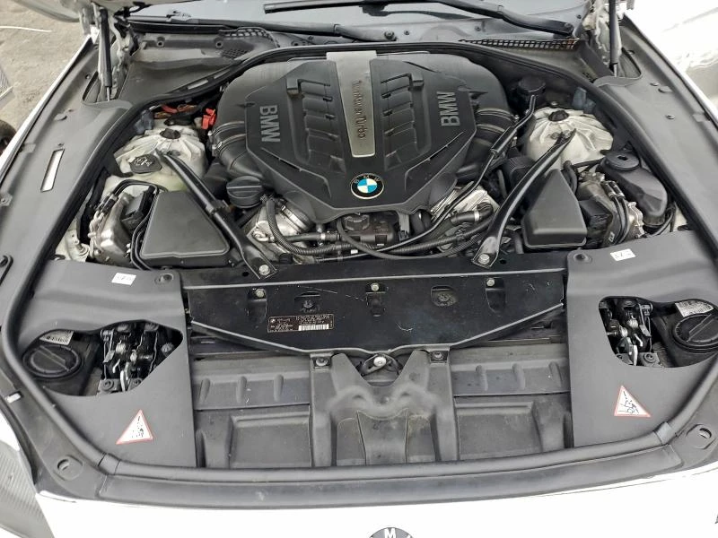 BMW 650 650 XI* Keyless* Кожа* Подгрев* , снимка 11 - Автомобили и джипове - 53160820