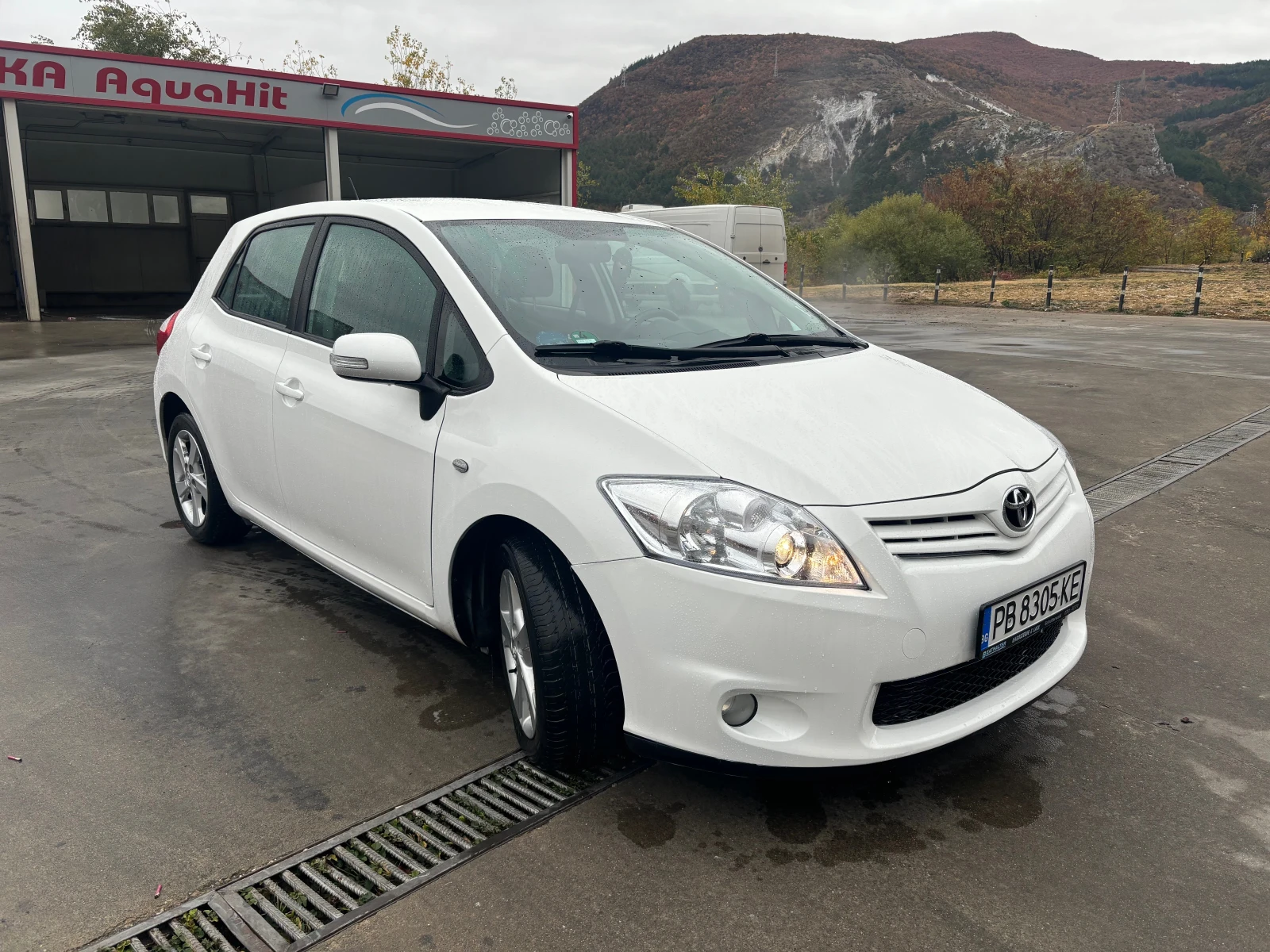 Toyota Auris 1.3 vvti - изображение 2