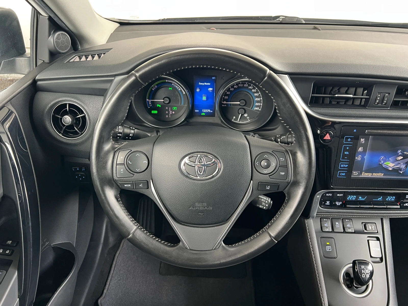 Toyota Auris 1.8Hybrid Lounge Подгрев LED Самопаркиране Keyless - изображение 8