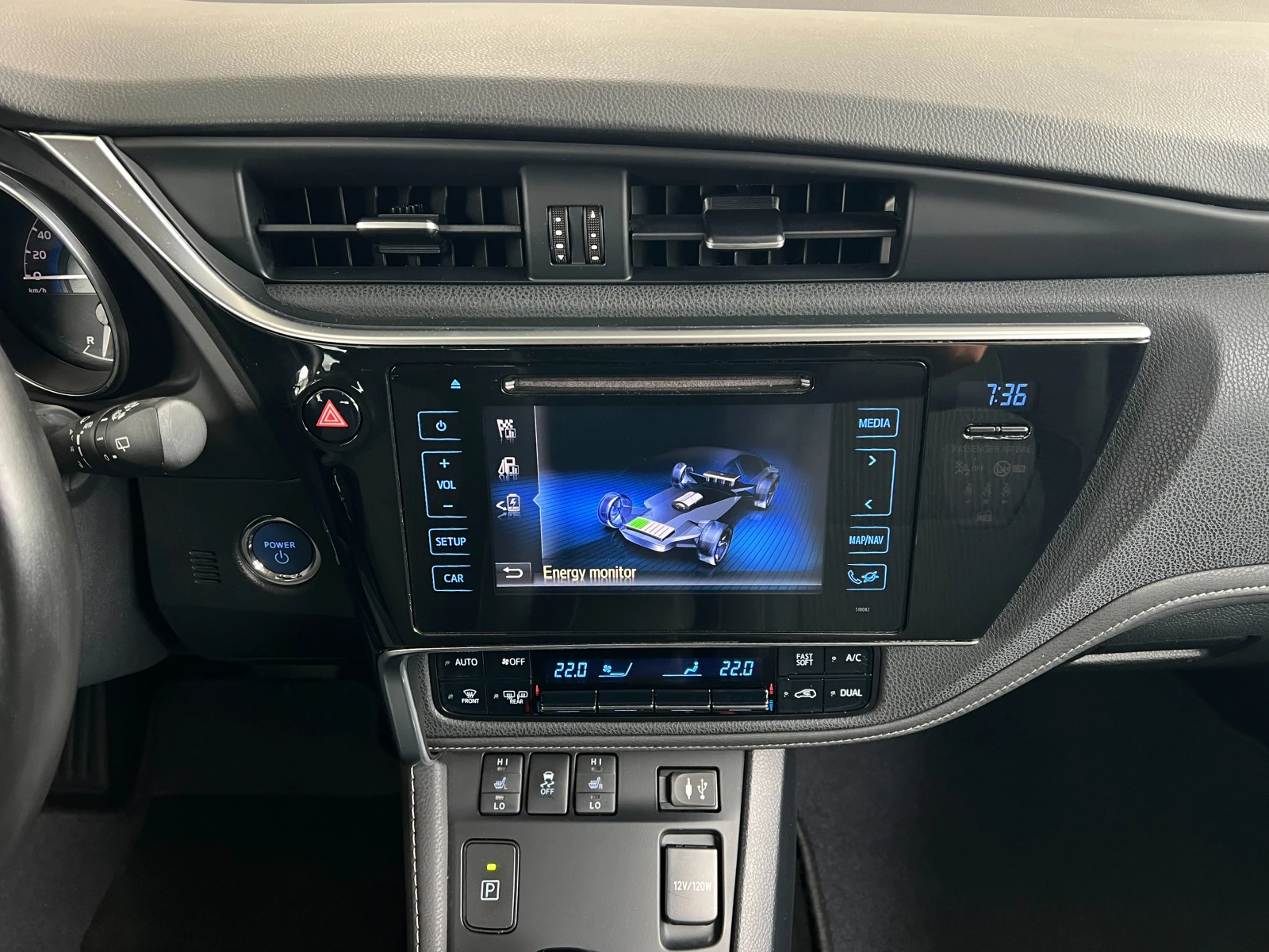 Toyota Auris 1.8Hybrid Lounge Подгрев LED Самопаркиране Keyless - изображение 9