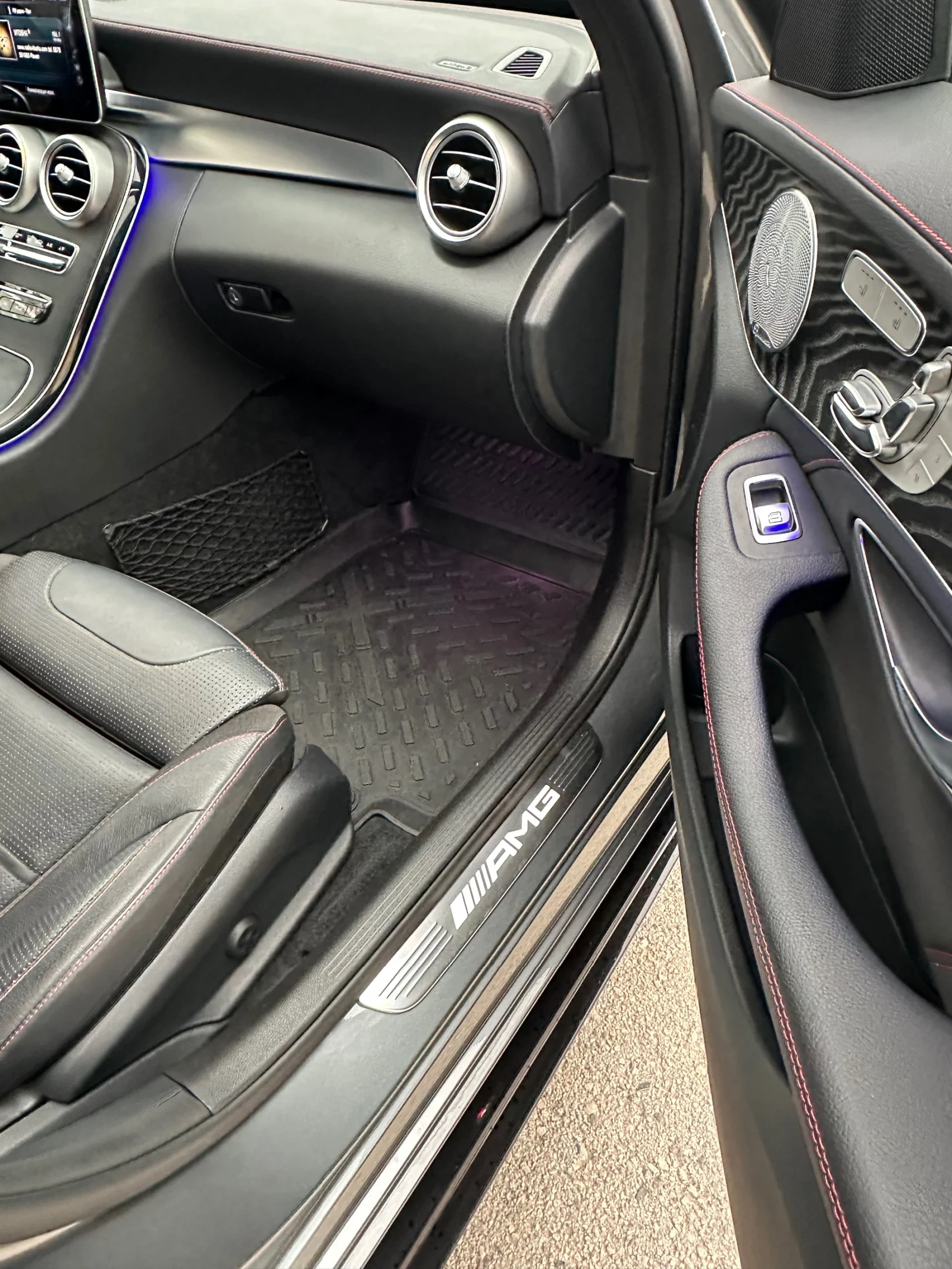 Mercedes-Benz C 43 AMG BiTurbo* 4MATIC* Performance* Burmester* Обдухване - изображение 9