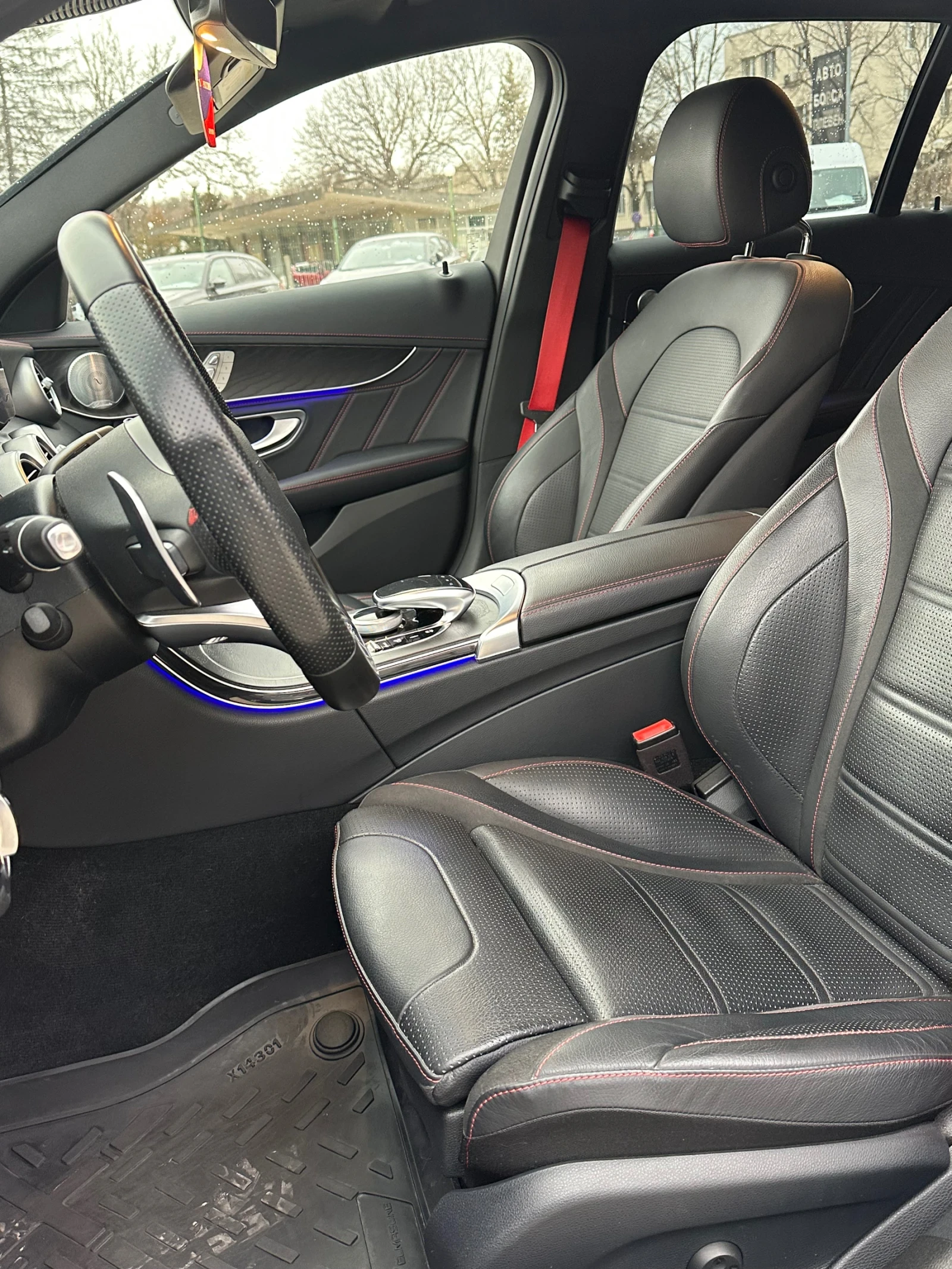 Mercedes-Benz C 43 AMG BiTurbo* 4MATIC* Performance* Burmester* Обдухване - изображение 6