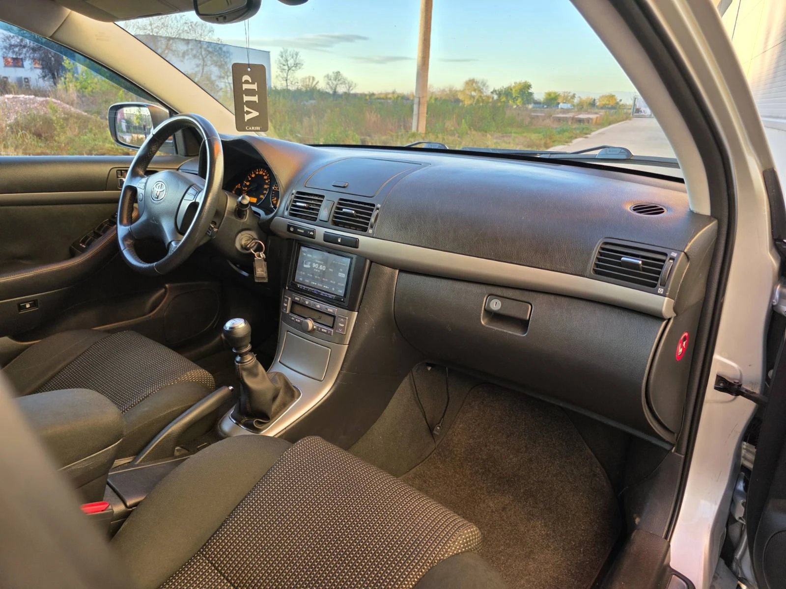 Toyota Avensis D4D - изображение 10