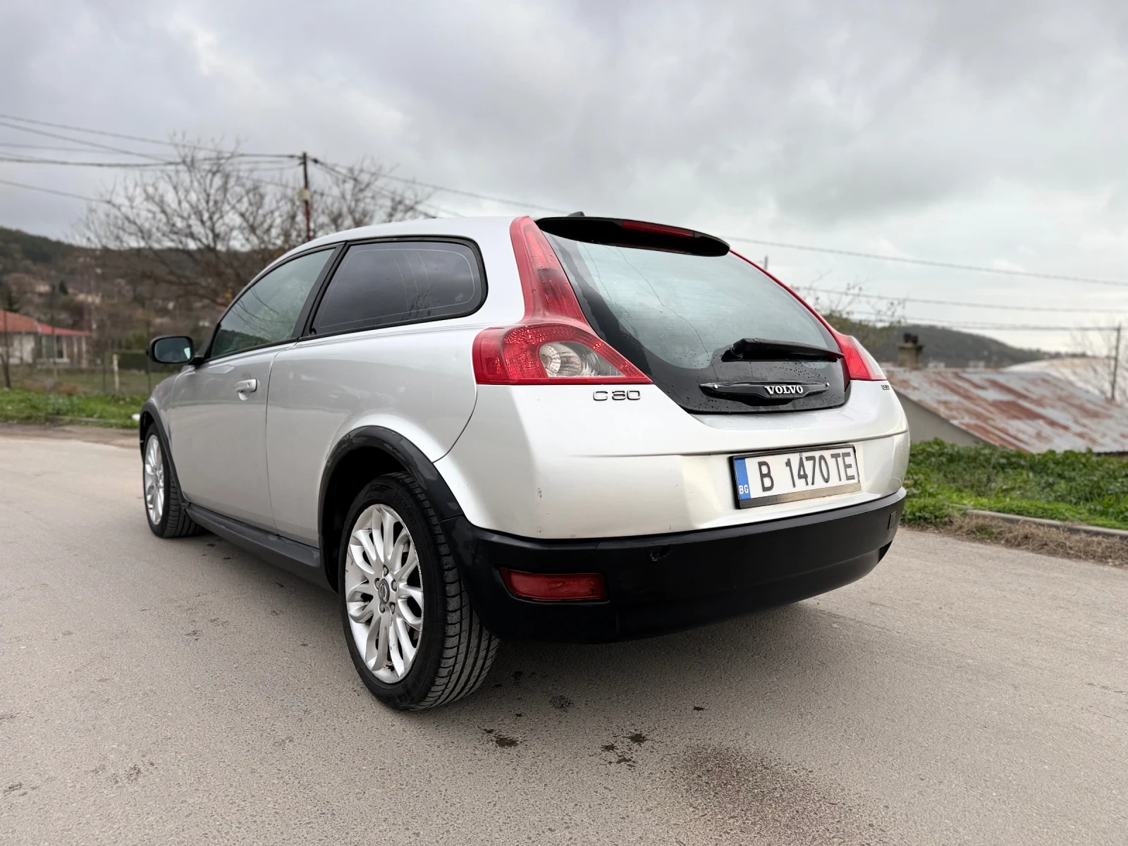 Volvo C30 2.0 6 Скорости 2008г 5л/100км Климатроник Редовна - изображение 5