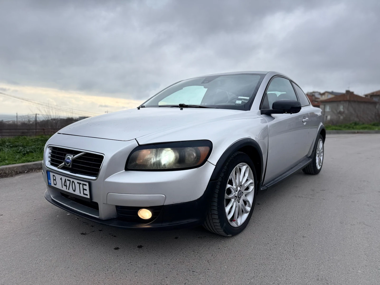 Volvo C30 2.0 6 Скорости 2008г 5л/100км Климатроник Редовна - изображение 7