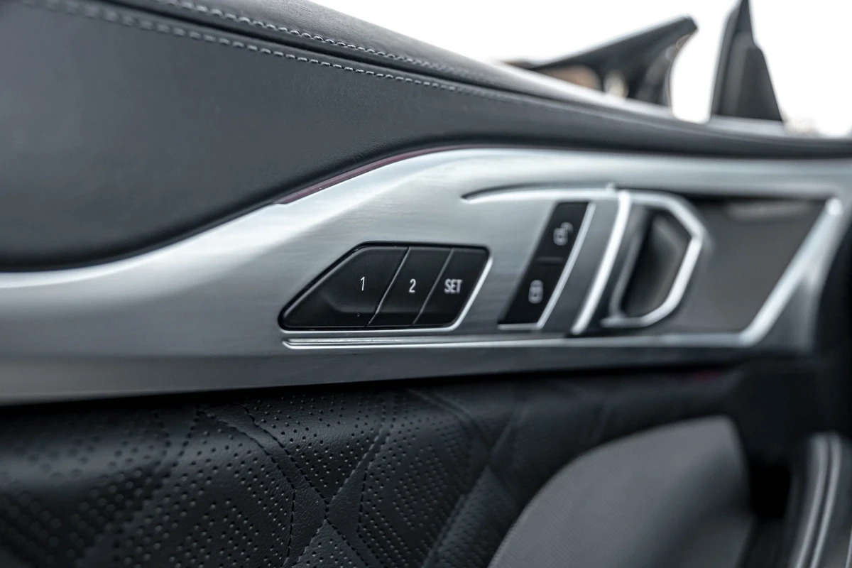 BMW M8 CARFAX* ����������* Cabriolet* Harman/Kardon* Navi | Mobile.bg � ����������� 8