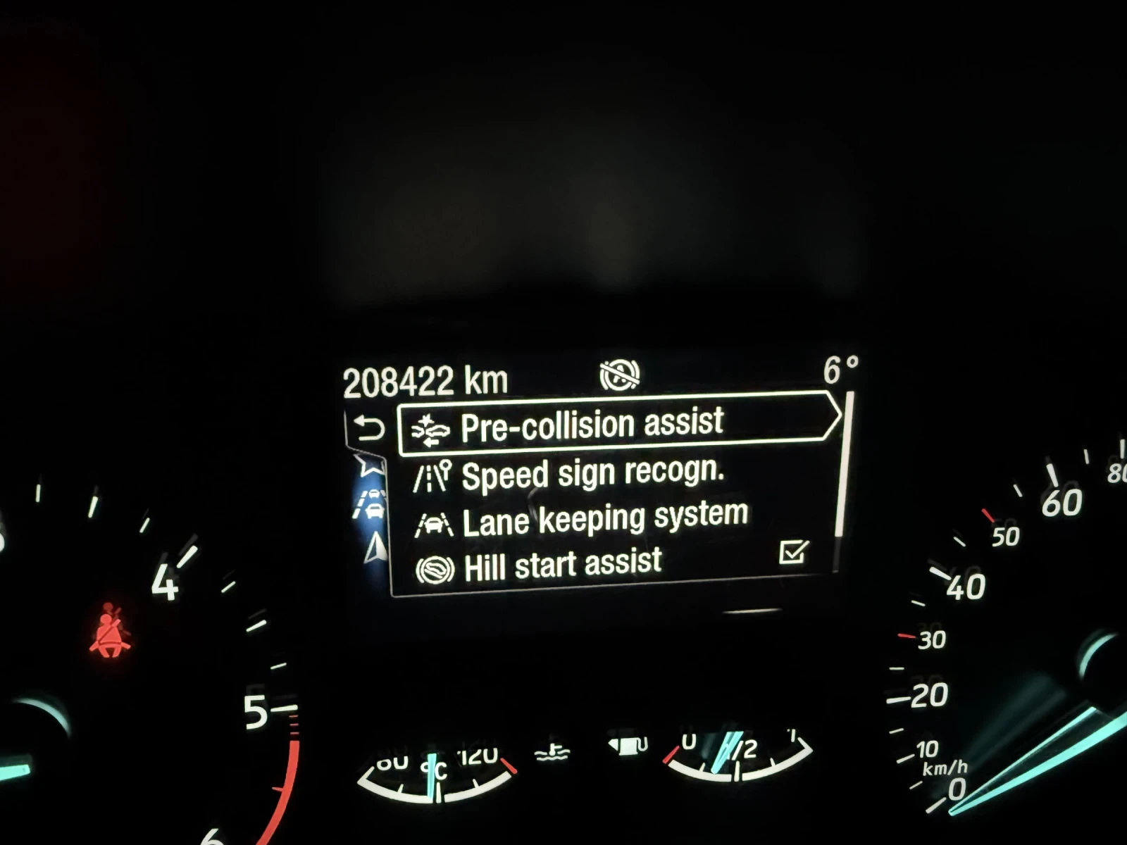 Ford Focus 1.5D 120кс, снимка 13 - Автомобили и джипове - 53582443