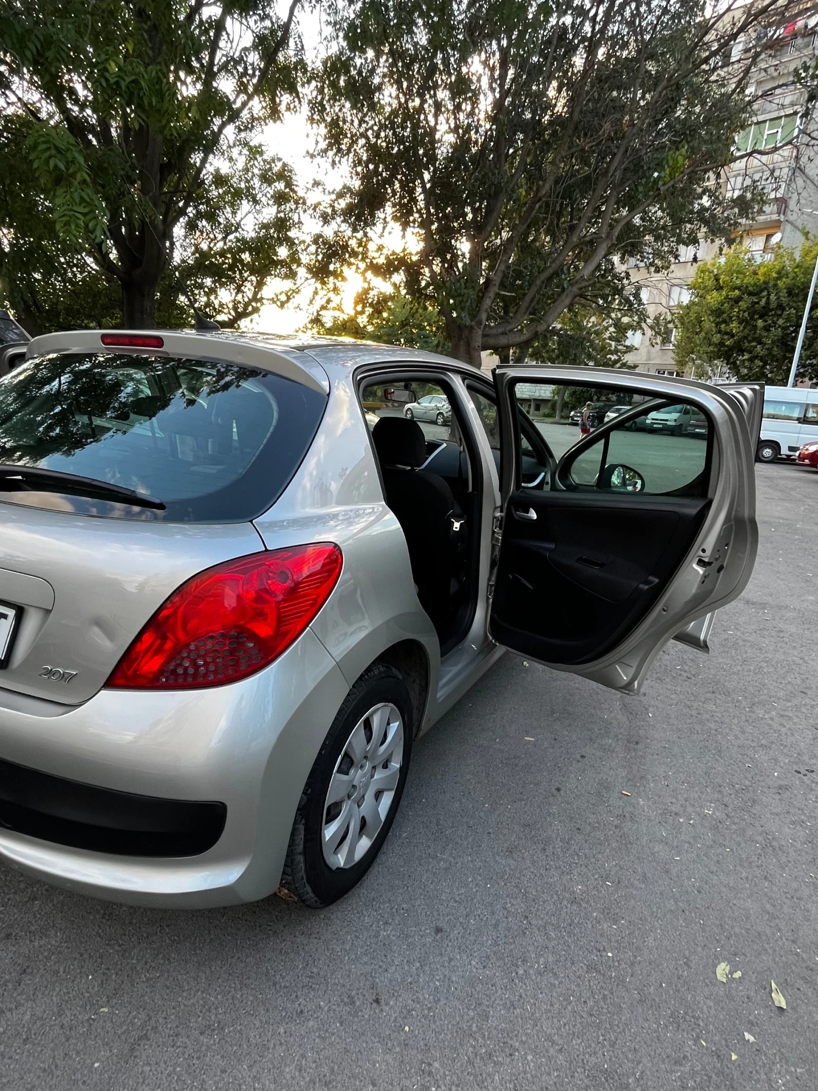 Peugeot 207 207, снимка 12 - Автомобили и джипове - 53773588