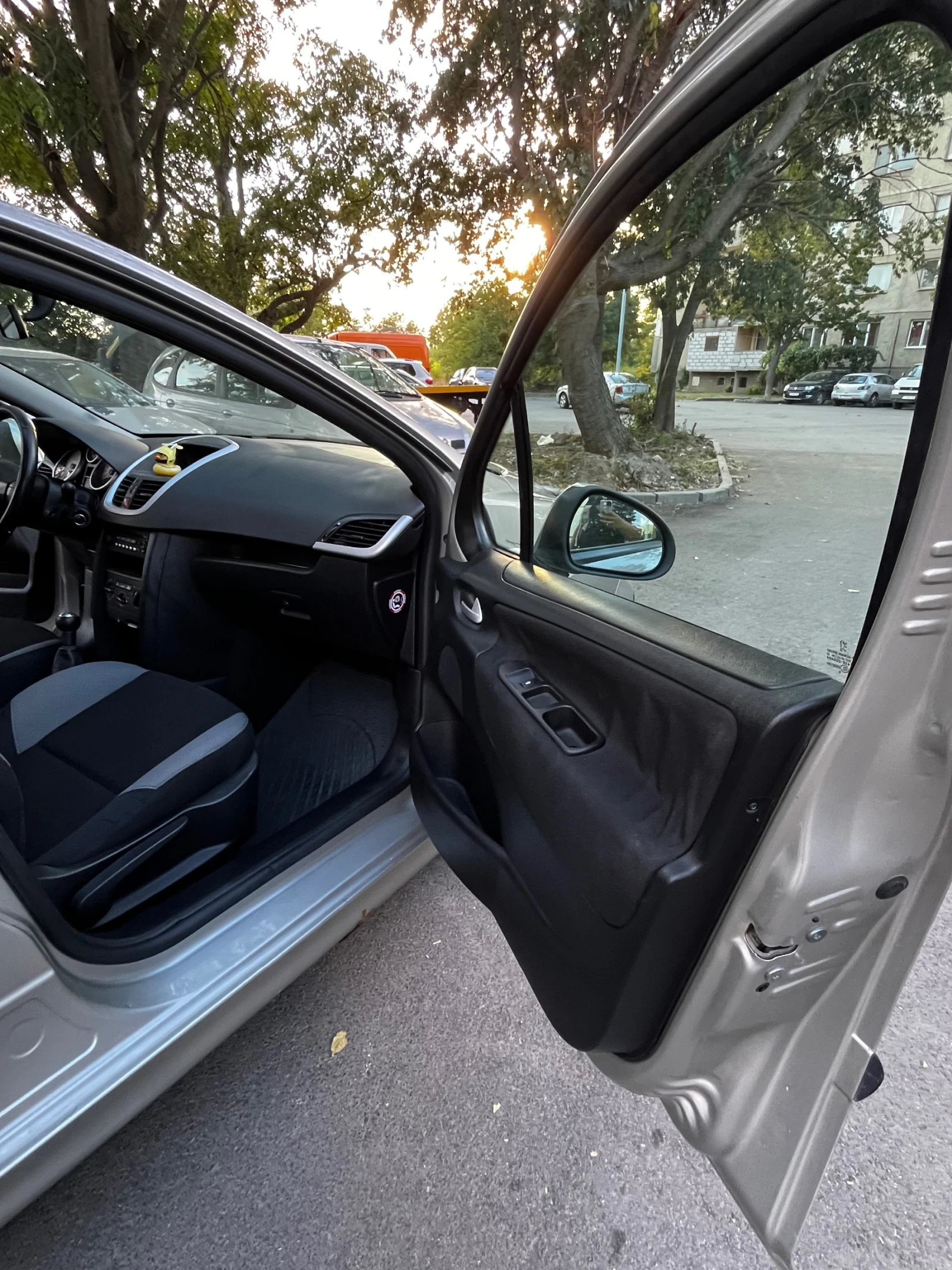 Peugeot 207 207, снимка 10 - Автомобили и джипове - 53773588