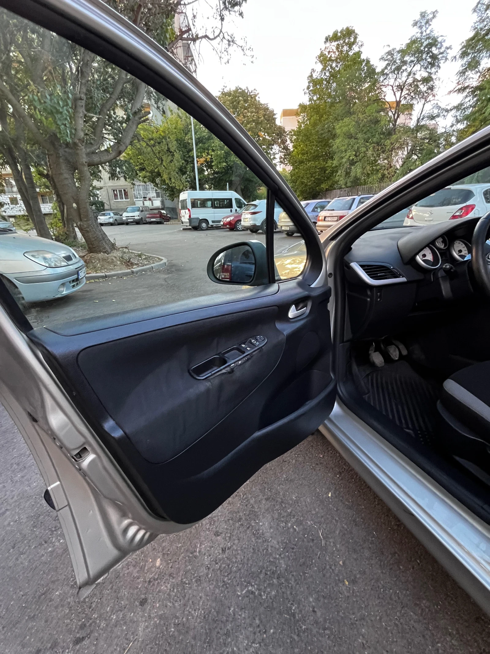 Peugeot 207 207, снимка 6 - Автомобили и джипове - 53773588