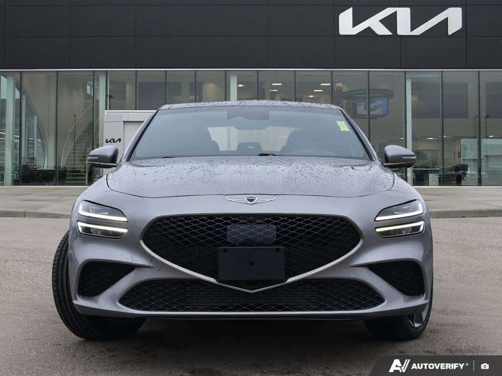 Genesis G70 * 3.3T | Leather | Nav | Turbocharged | * CARFAX *, снимка 3 - Автомобили и джипове - 53847539