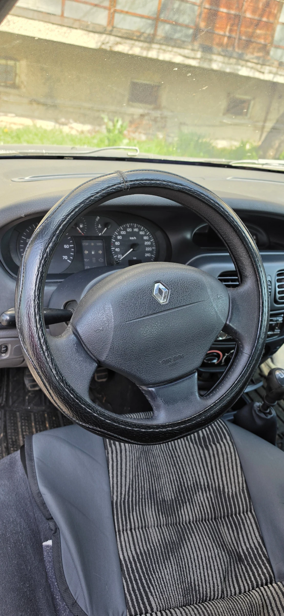 Renault Megane 1.6  109коня, снимка 4 - Автомобили и джипове - 53982989