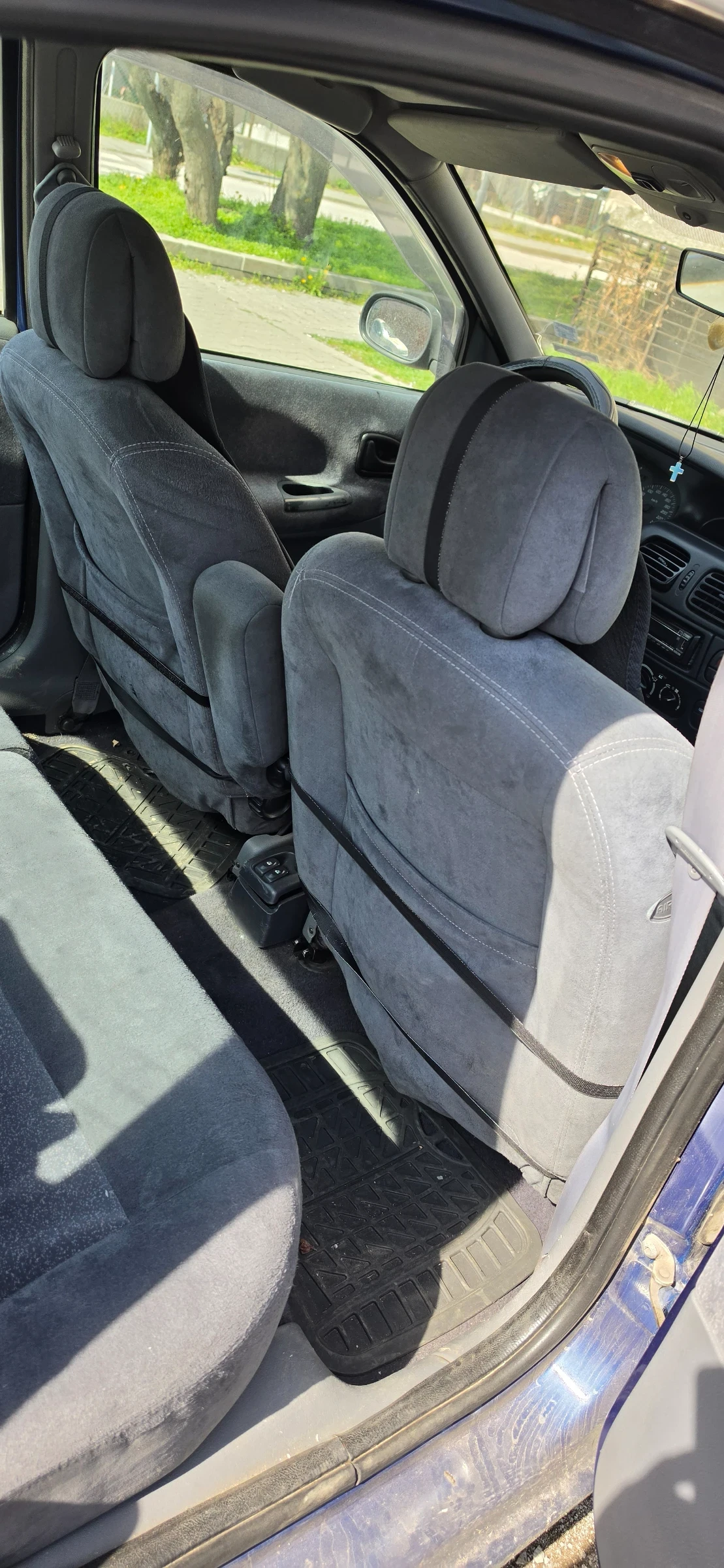 Renault Megane 1.6  109коня, снимка 9 - Автомобили и джипове - 53982989