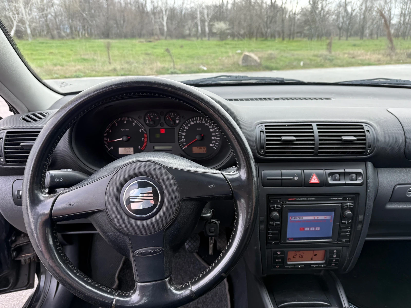 Seat Leon, снимка 11 - Автомобили и джипове - 54068615