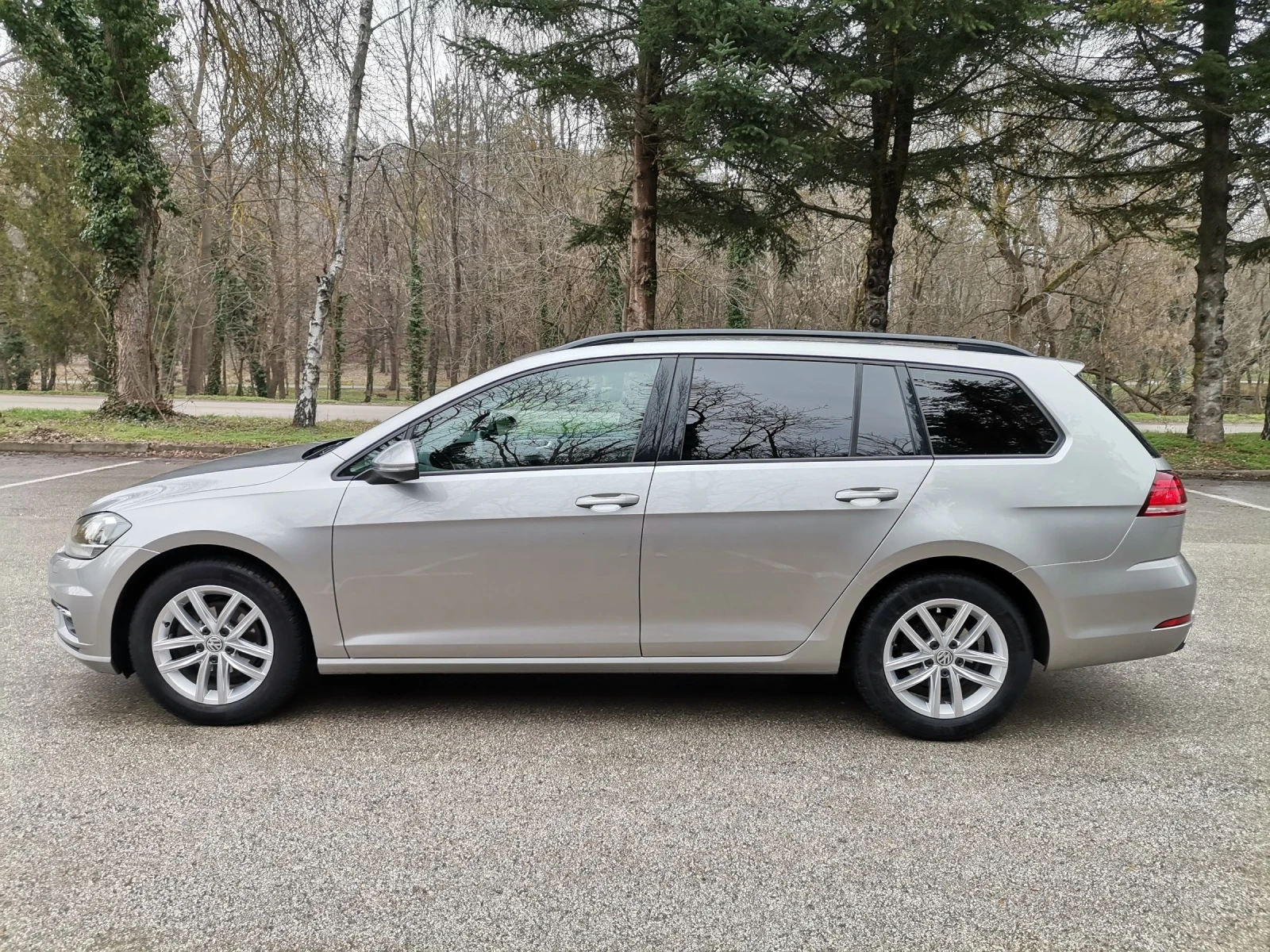 VW Golf 1.6TDI/116кс./DSG7ск./Подгрев/Теглич, снимка 8 - Автомобили и джипове - 54152439