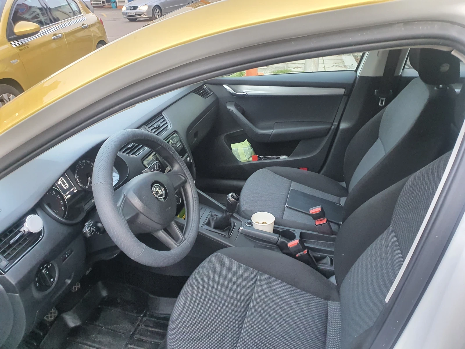 Skoda Octavia 1.6 TDI, снимка 2 - Автомобили и джипове - 54225071