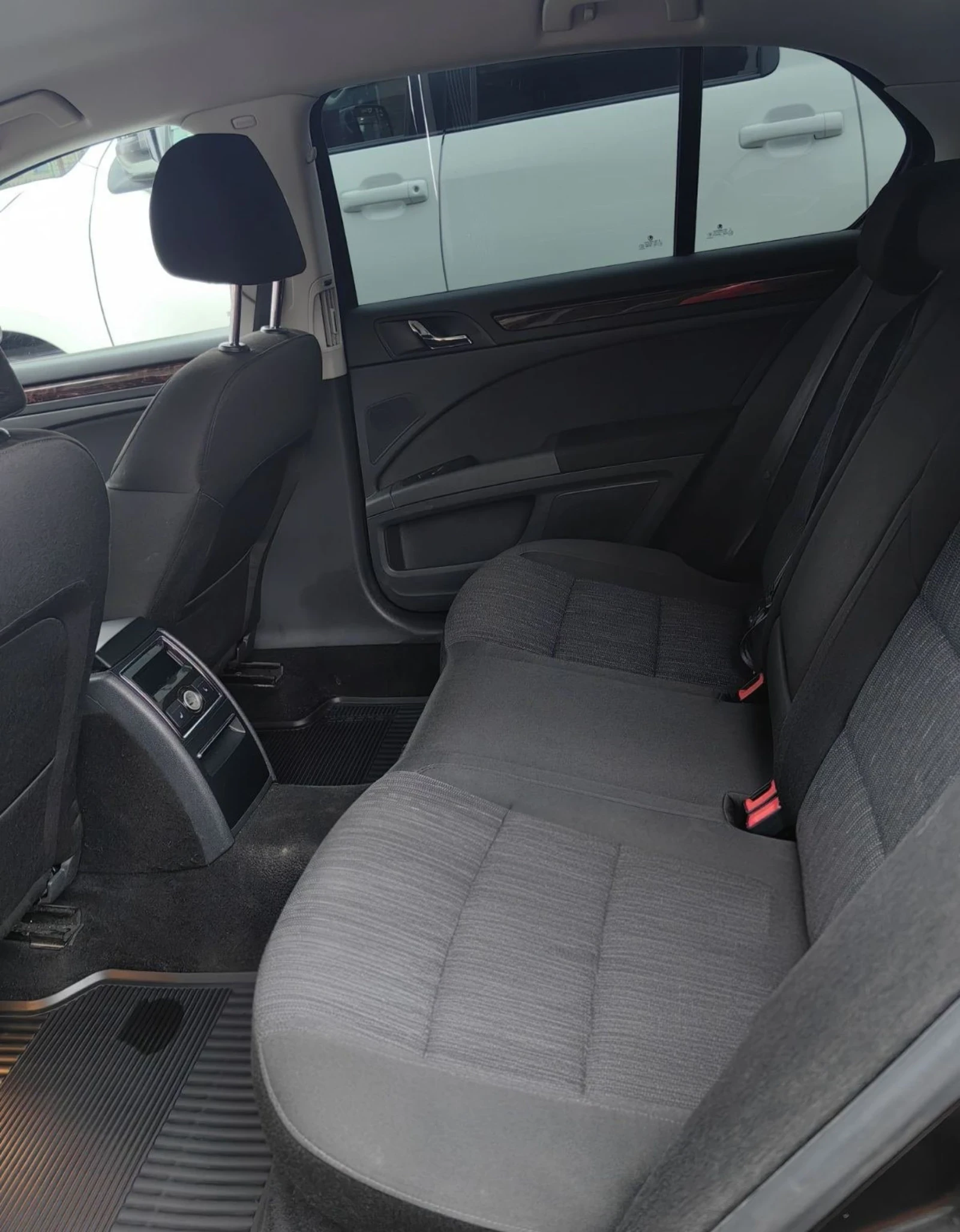 Skoda Superb 4x4, снимка 13 - Автомобили и джипове - 54279354