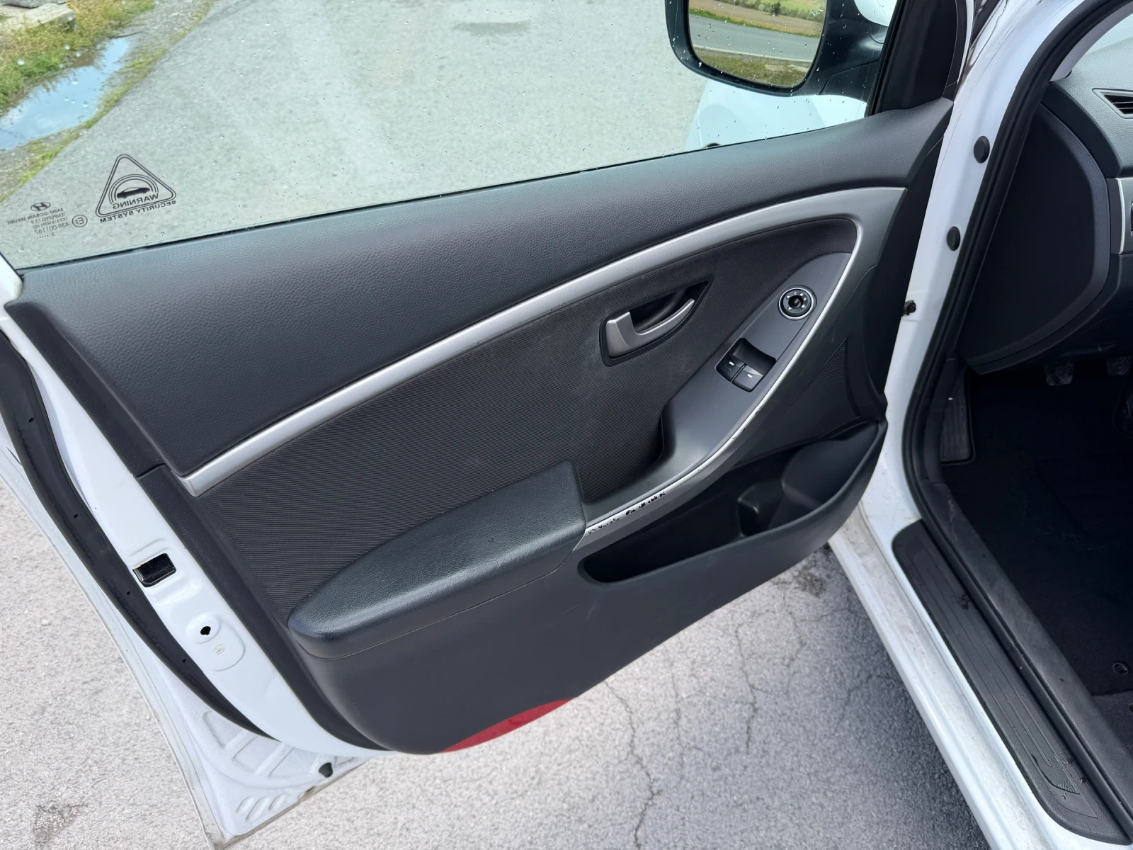 Hyundai I30 1, 6 CDTi, снимка 9 - Автомобили и джипове - 54331443