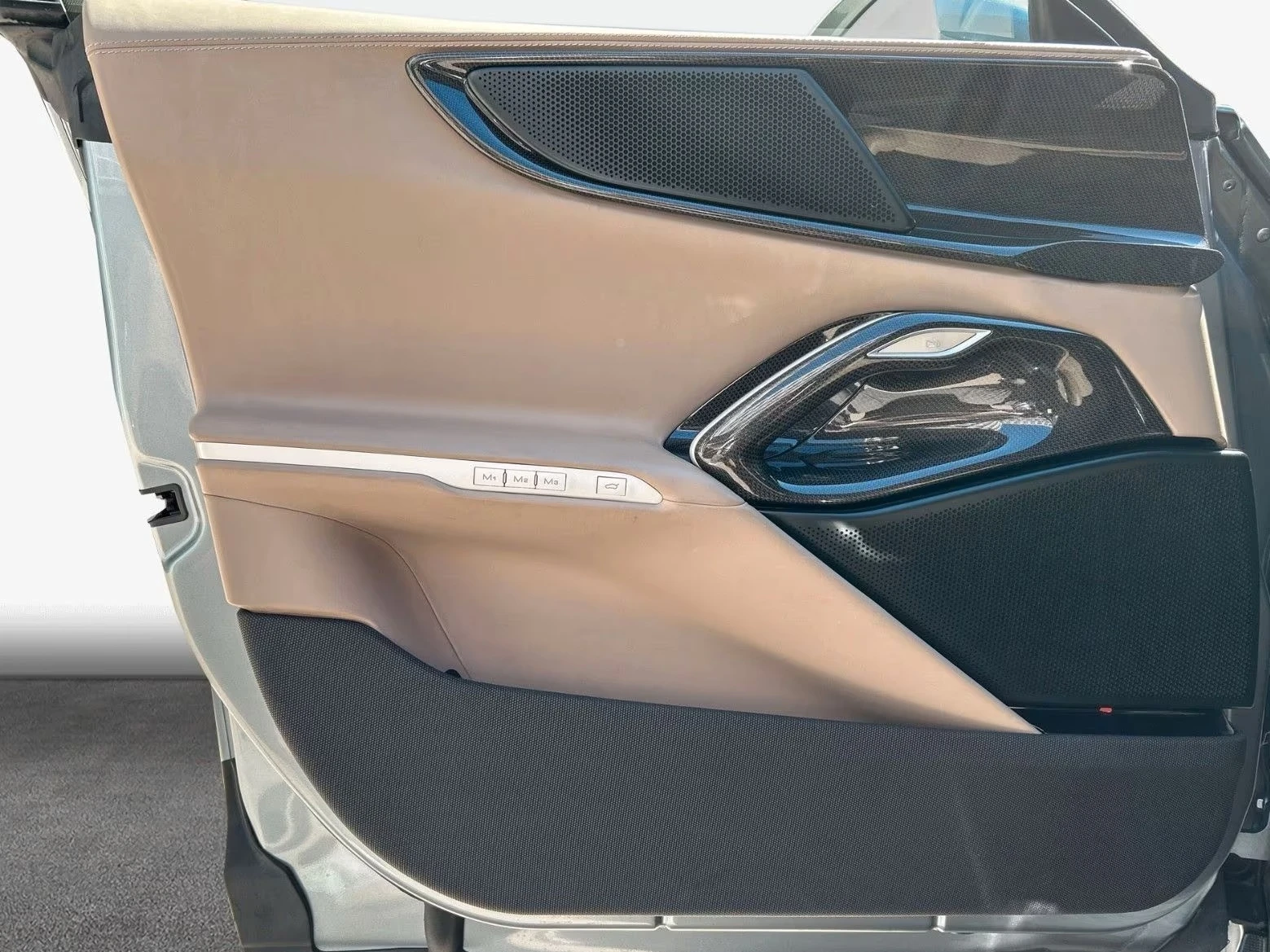 Ferrari Purosangue 6.5 V12 / CARBON / AIR / CERAMIC / 360 / MATRIX /  | Mobile.bg � ����������� 9