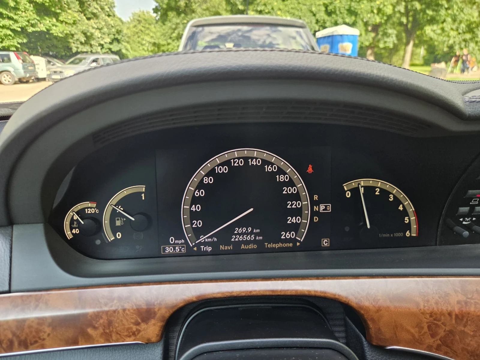 Mercedes-Benz S 320 Distronic, NightVision, Camera, Keyless, Vacum, снимка 4 - Автомобили и джипове - 54679387