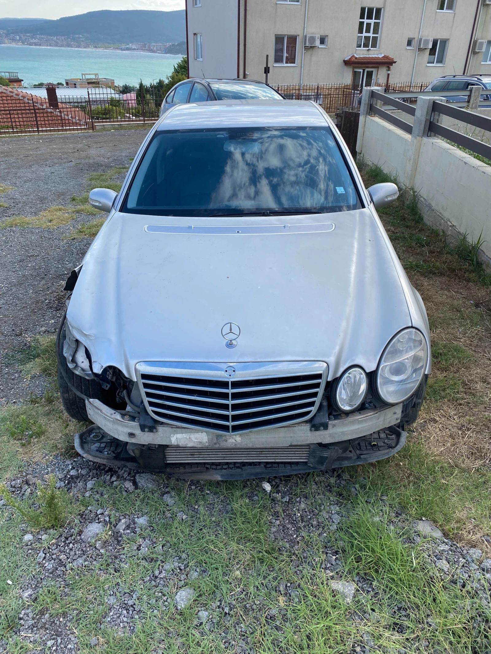 Mercedes-Benz E 270 CDI, снимка 3 - Автомобили и джипове - 55848211