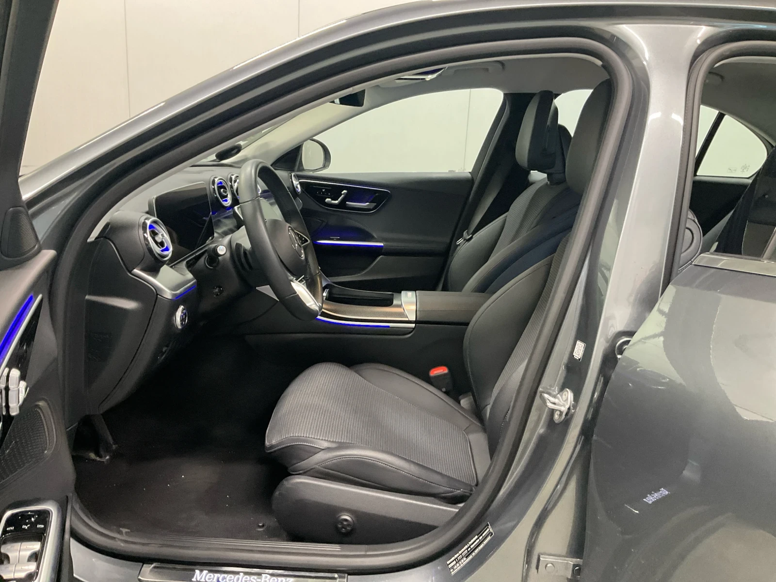 Mercedes-Benz C 220 Avantgarde, снимка 4 - Автомобили и джипове - 56650004