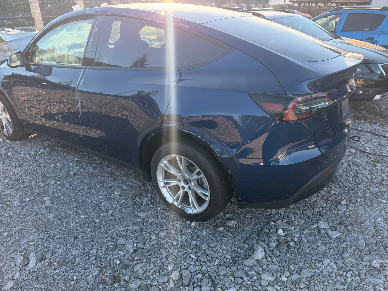 Tesla Model Y, снимка 6 - Автомобили и джипове - 56215021