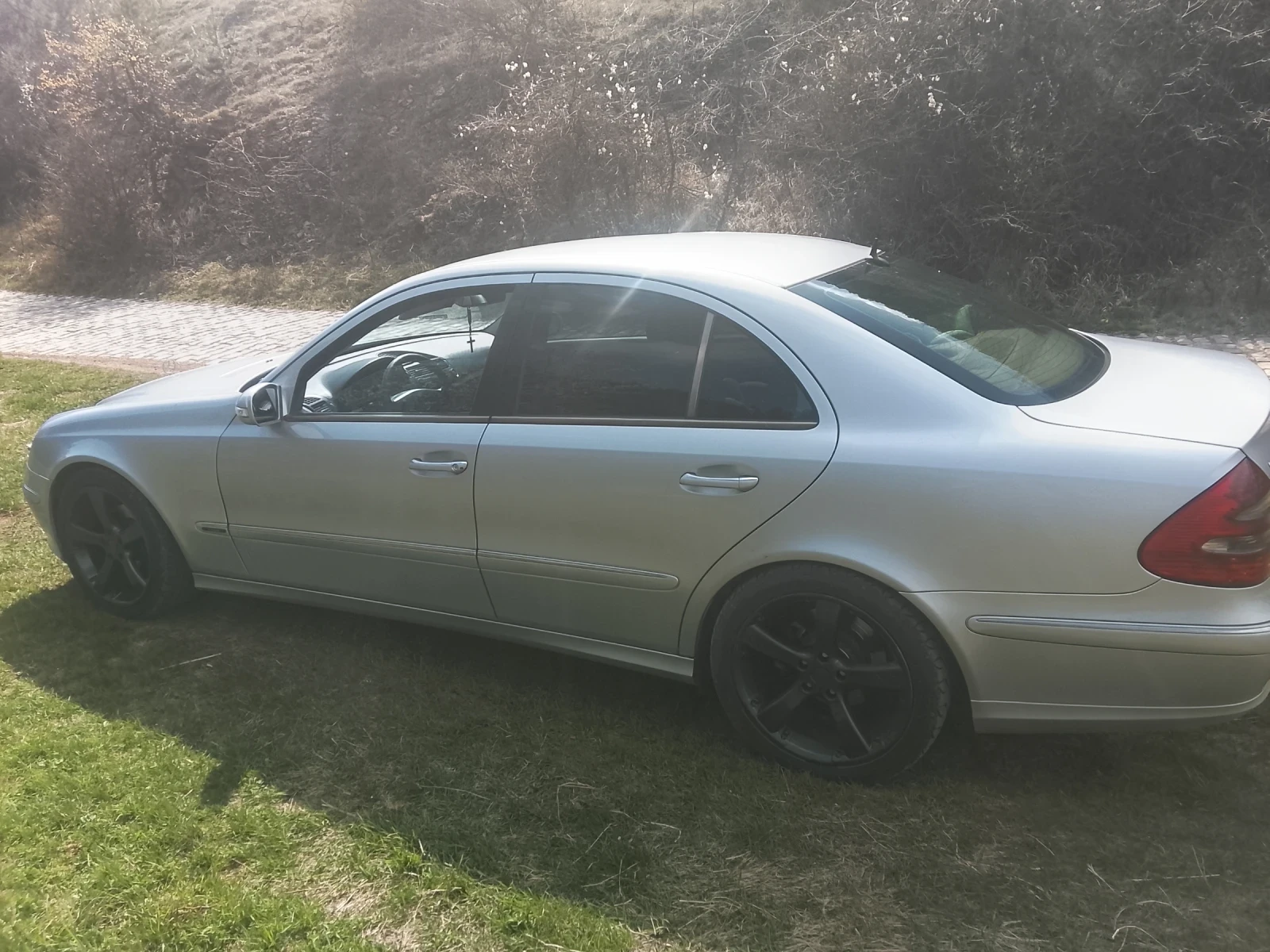 Mercedes-Benz E 270 Avangarde, снимка 2 - Автомобили и джипове - 56215938