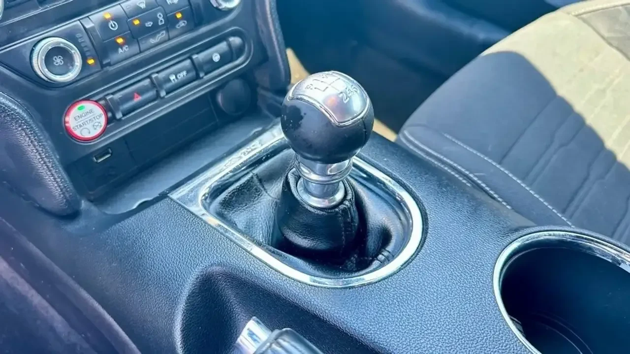 Ford Mustang РЪЧКА/2.3 EcoBoost/Keyless/КРАЙНА ЦЕНА, снимка 9 - Автомобили и джипове - 56313729