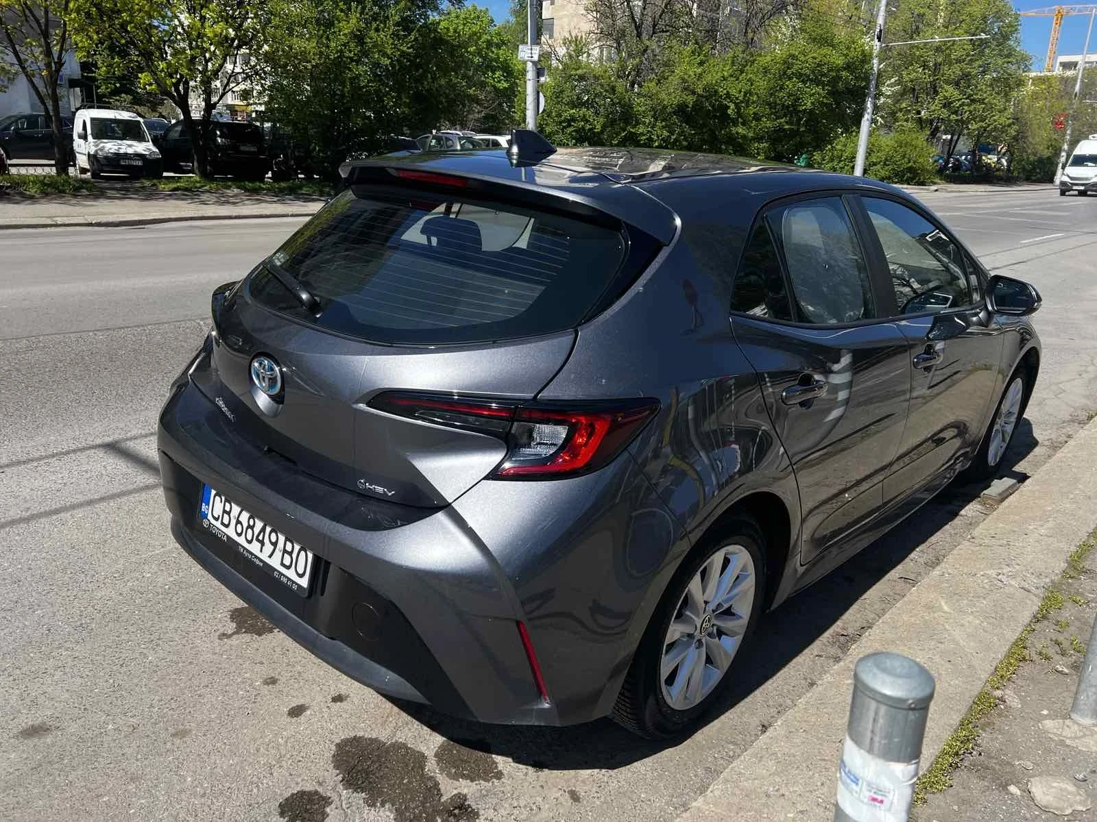 Toyota Corolla 1.8 HEV Executive, снимка 14 - Автомобили и джипове - 56332056