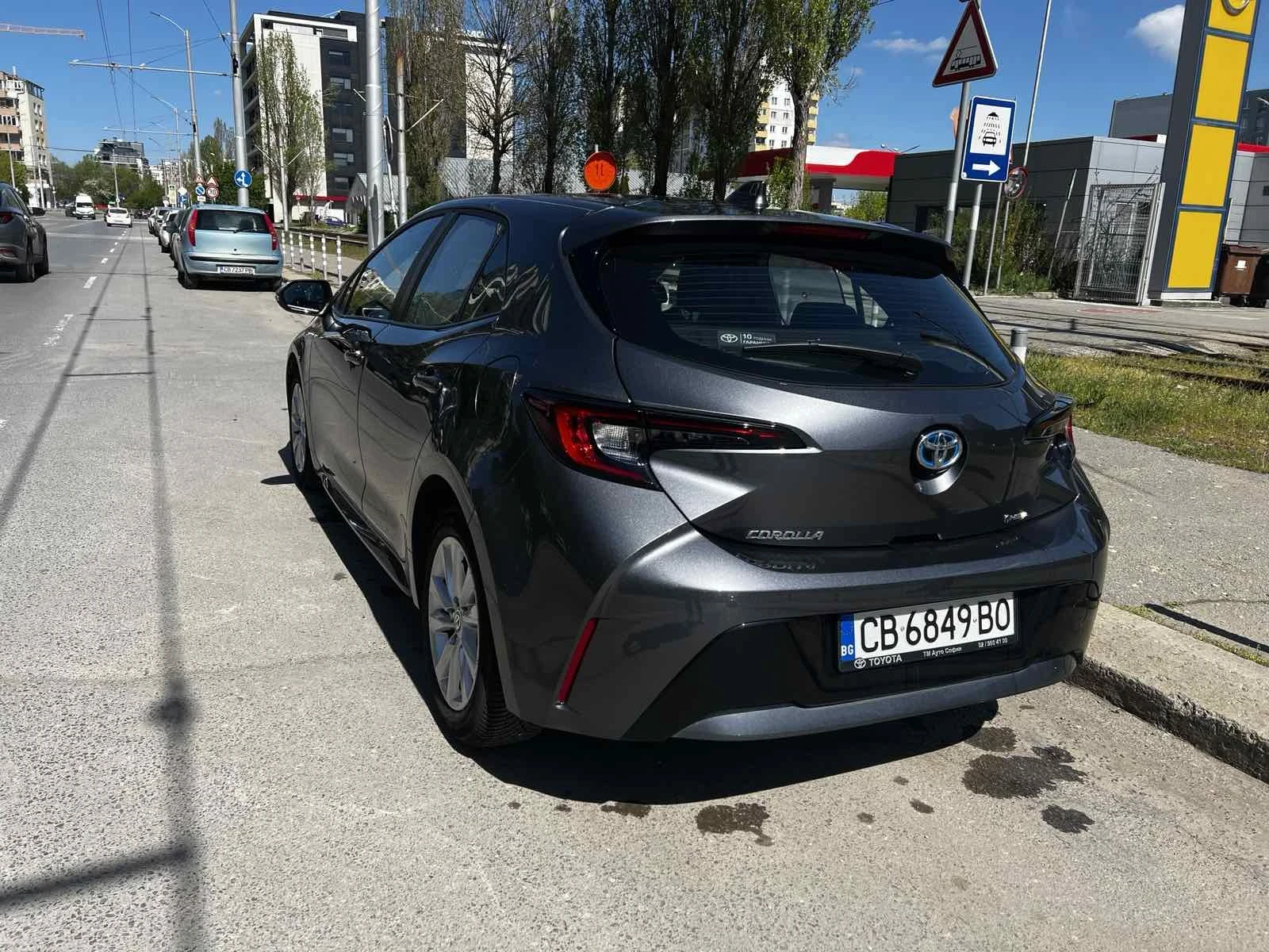 Toyota Corolla 1.8 HEV Executive, снимка 11 - Автомобили и джипове - 56332056