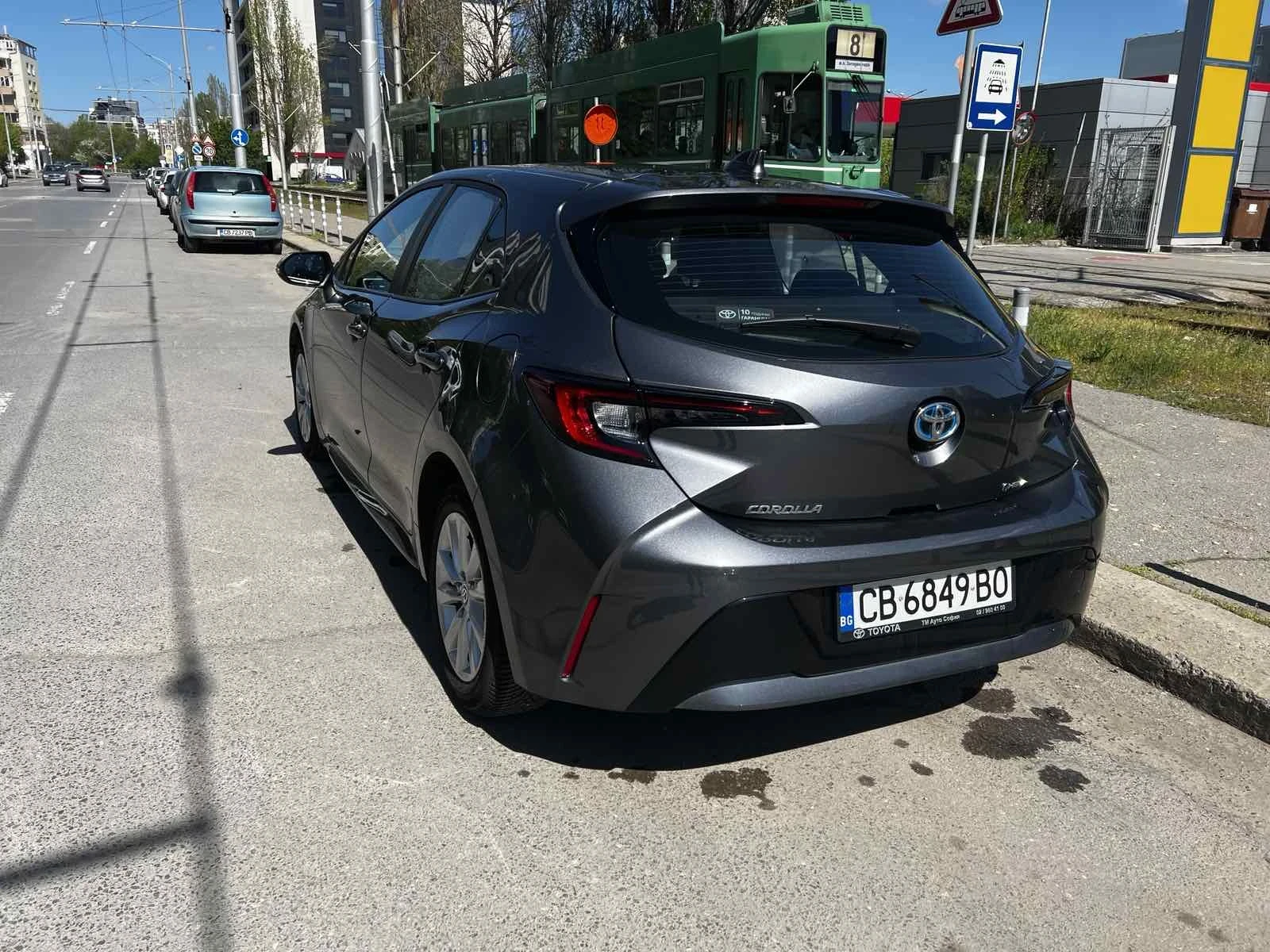 Toyota Corolla 1.8 HEV Executive, снимка 13 - Автомобили и джипове - 56332056