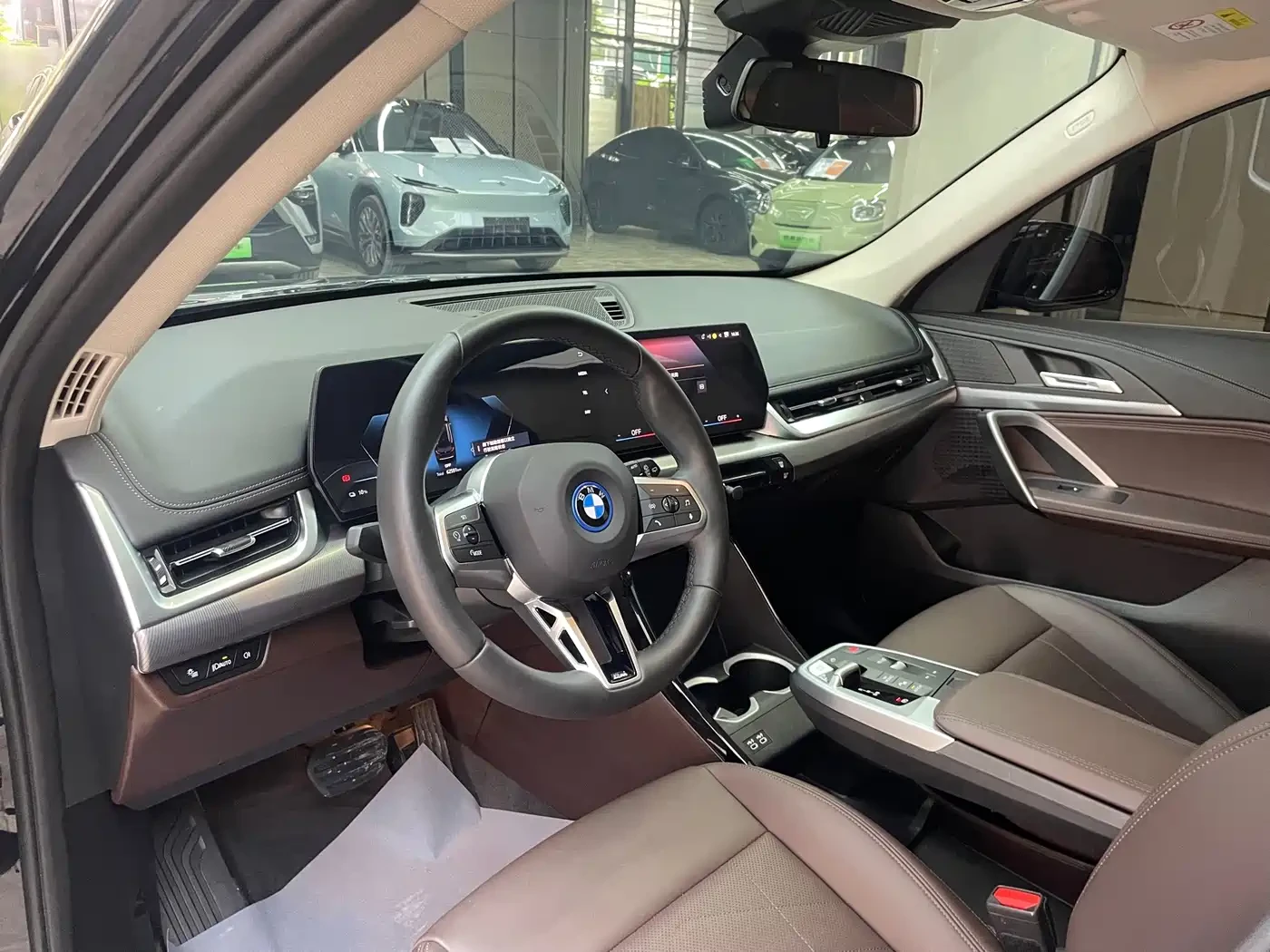 BMW iX1 2025* M-SPORT* PANO* HARMAN* DIGITAL* ������ ���� | Mobile.bg � ����������� 7