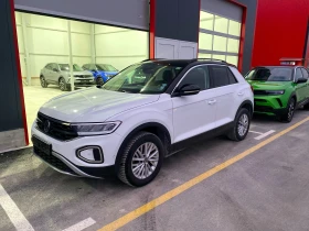 VW T-Roc 1.5 TSI DSG Navi LED Camera, снимка 1