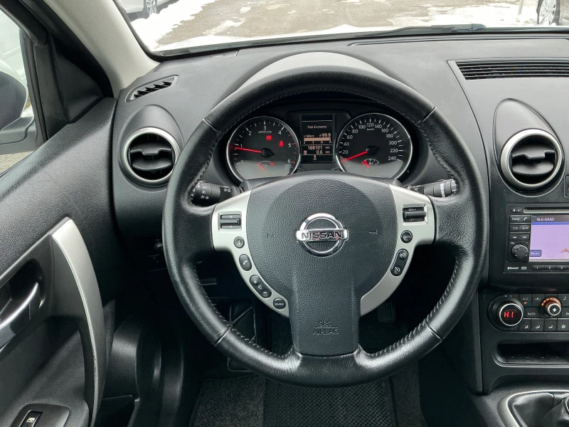 Nissan Qashqai 1.5 DCI, снимка 11 - Автомобили и джипове - 48718942