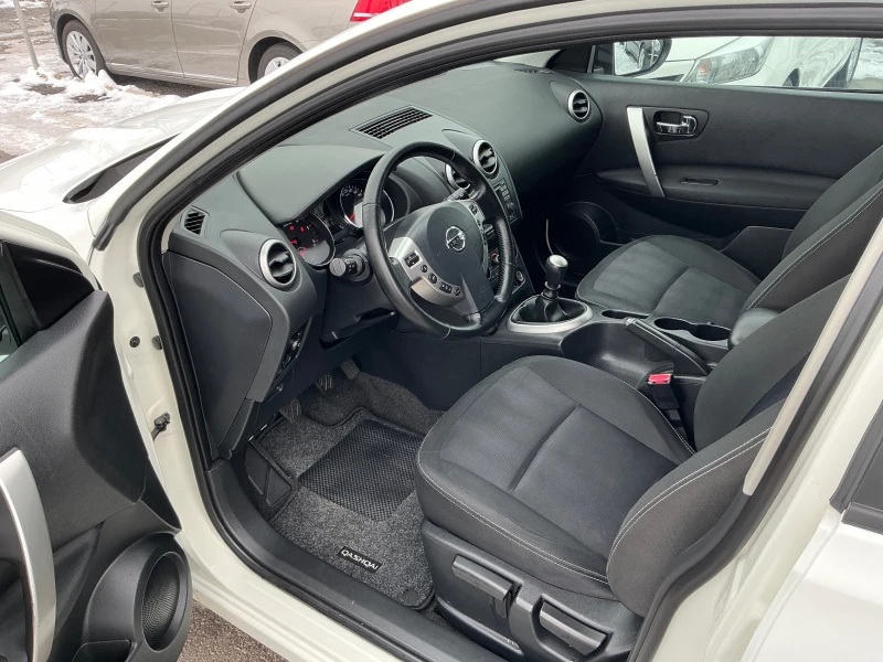 Nissan Qashqai 1.5 DCI, снимка 13 - Автомобили и джипове - 48718942