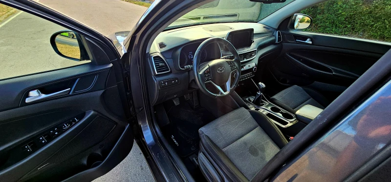 Hyundai Tucson  1.6  топ , снимка 8 - Автомобили и джипове - 51384034