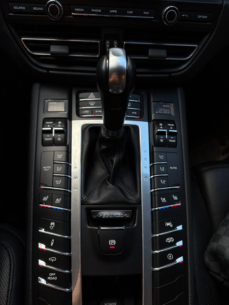 Porsche Macan Turbo , снимка 11 - Автомобили и джипове - 52347307