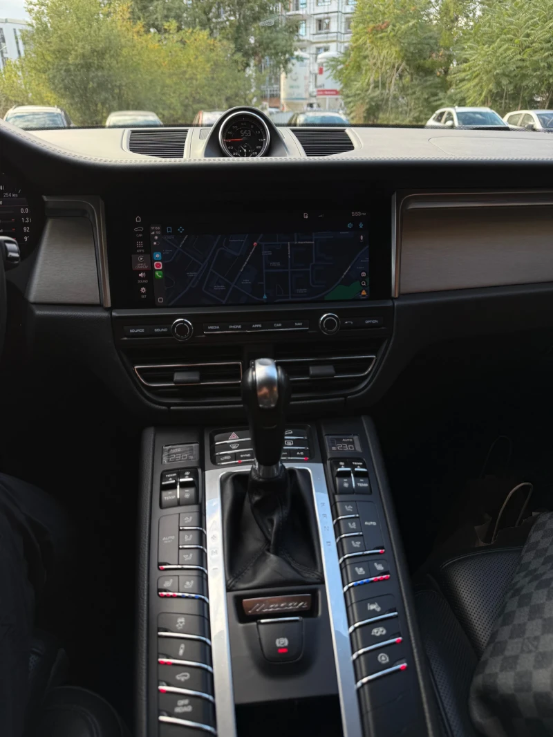 Porsche Macan Turbo , снимка 10 - Автомобили и джипове - 52347307