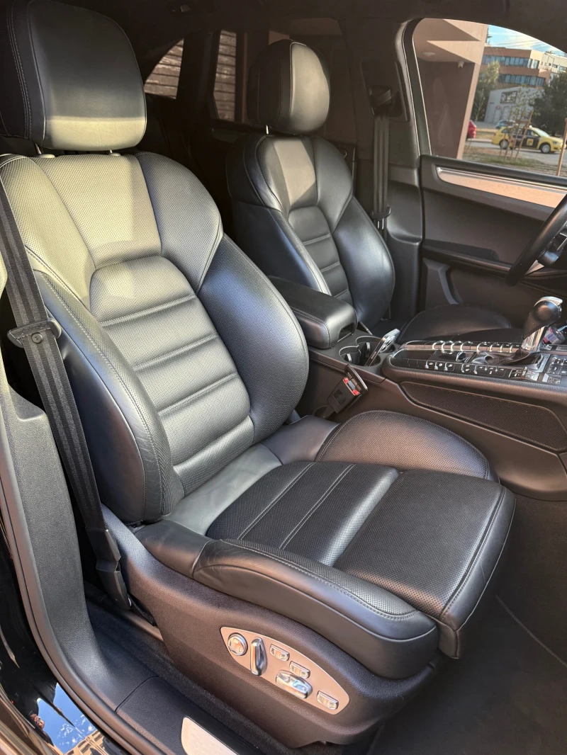 Porsche Macan Turbo , снимка 7 - Автомобили и джипове - 52347307