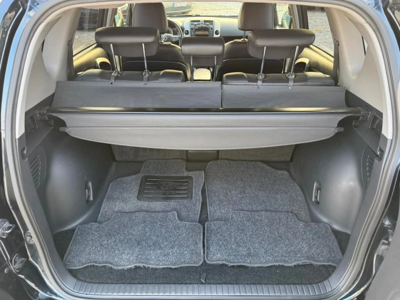 Toyota Rav4 КАТО НОВА ! ! !, снимка 10 - Автомобили и джипове - 52435591