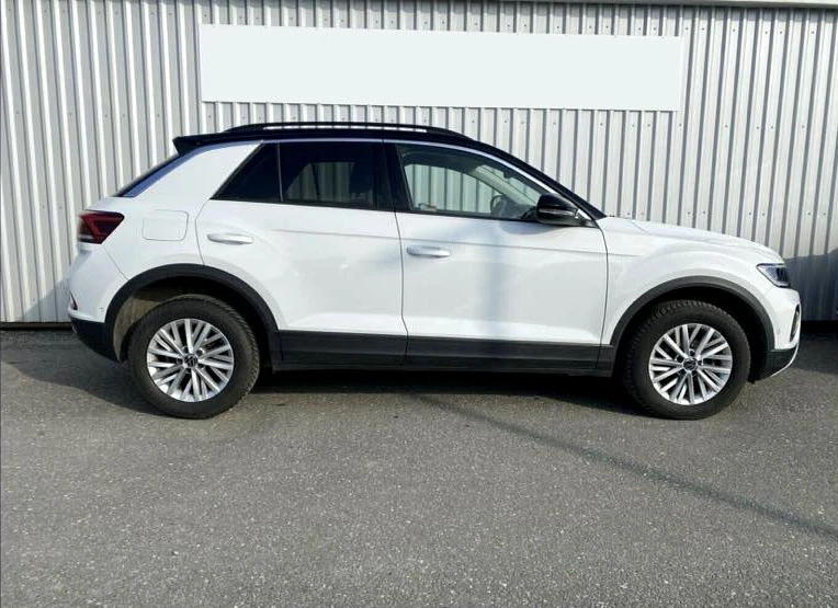 VW T-Roc 1.5 TSI DSG Navi LED Camera, снимка 3 - Автомобили и джипове - 46870366