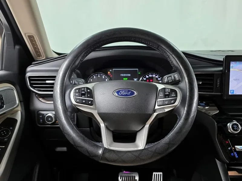 Ford Explorer 3.3 HYBRID, снимка 13 - Автомобили и джипове - 55703047