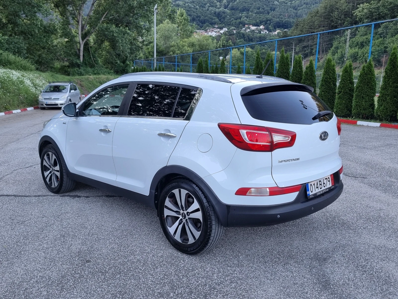 Kia Sportage 2.0 Crdi 4x4/6skorosti/Facelift - изображение 4