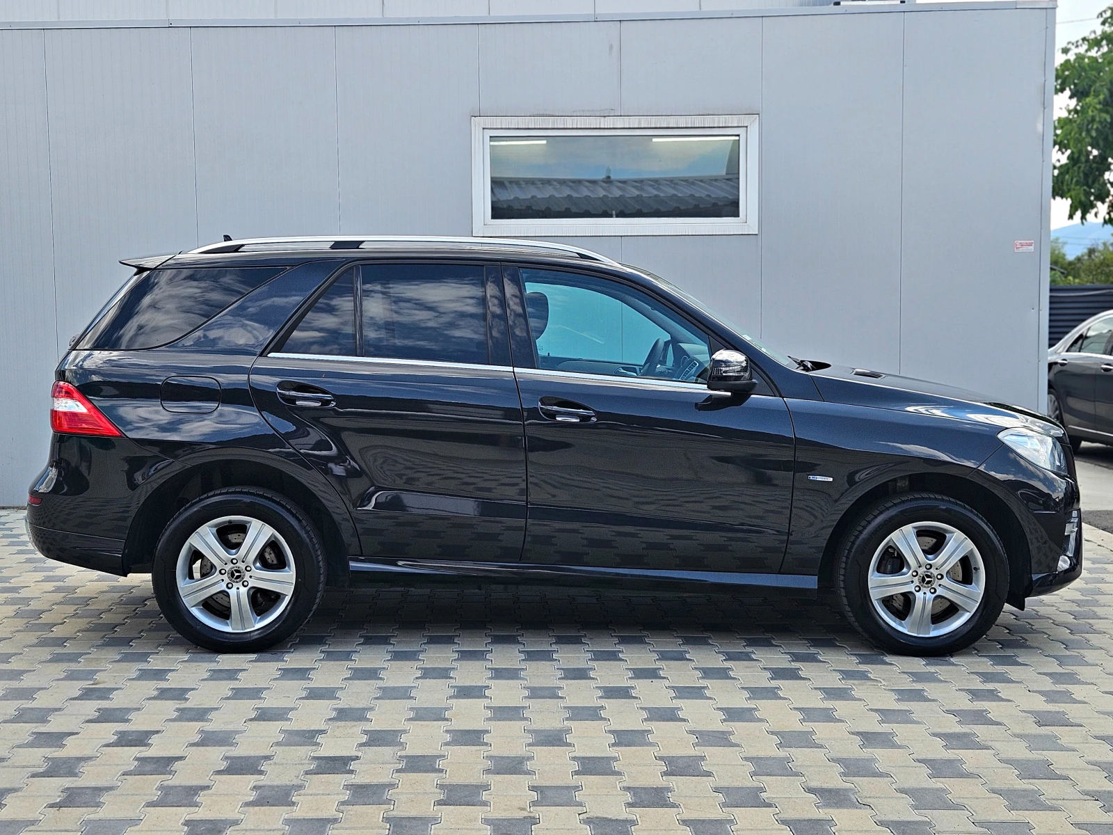 Mercedes-Benz ML 350 AMG/GERMAN/CAMERA/ПОДГРЕВ/ПЕЧКА/ТЕГЛИЧ/ЕЛ.БАГАЖ/LI - изображение 4