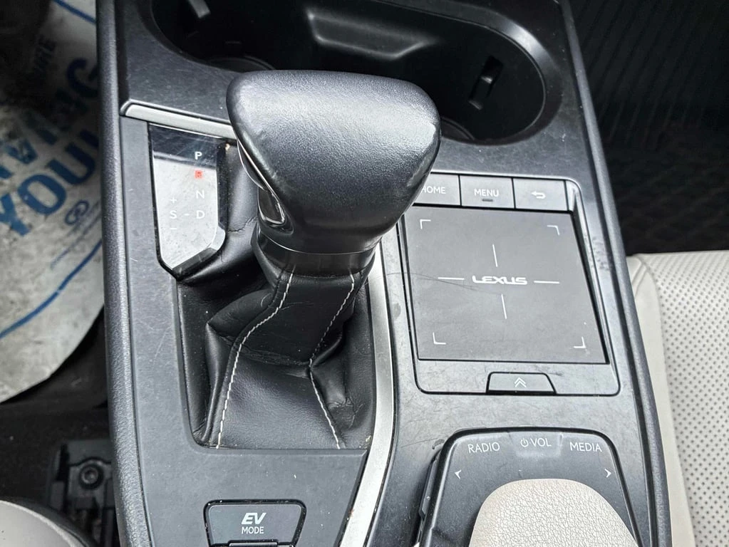 Lexus UX * 250h * CARFAX * ��� ������������ ������ | Mobile.bg � ����������� 17