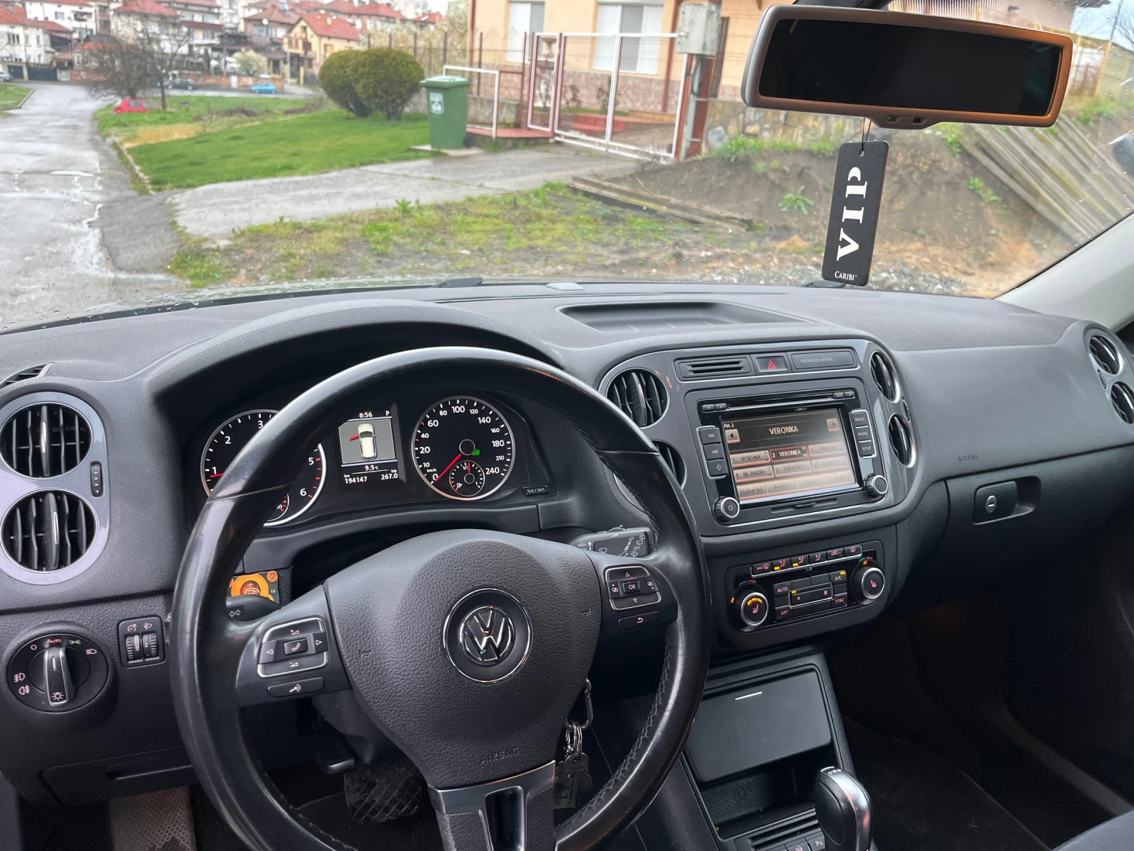 VW Tiguan 2.0 TDI DSG, снимка 9 - Автомобили и джипове - 54057555