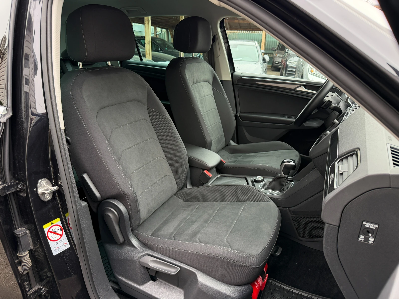 VW Tiguan 2.0TDI* СЕРВИЗНА КНИЖКА С ПЪЛНА ИСТОРИЯ В VW, снимка 13 - Автомобили и джипове - 54219632