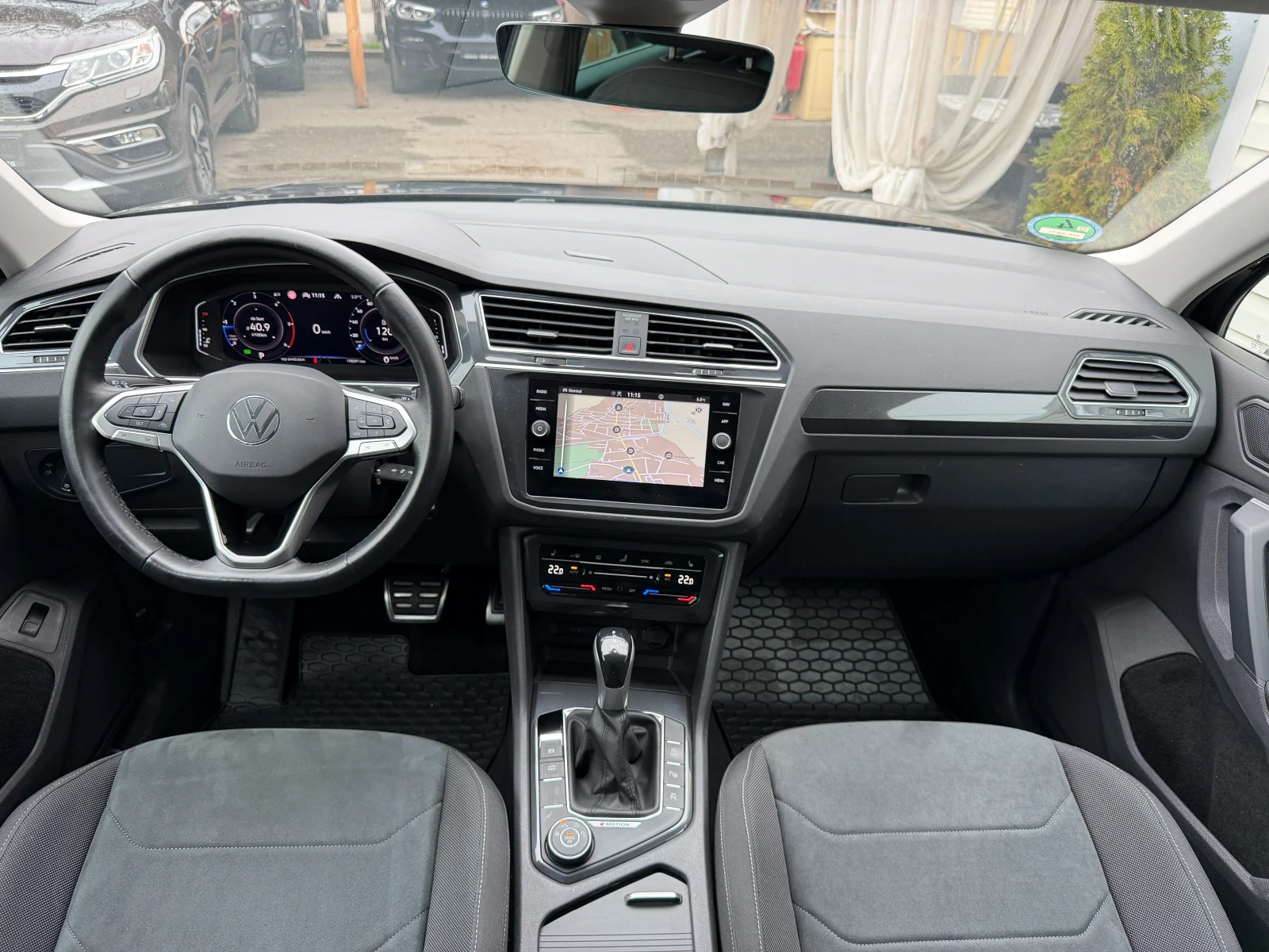 VW Tiguan 2.0TDI* СЕРВИЗНА КНИЖКА С ПЪЛНА ИСТОРИЯ В VW, снимка 11 - Автомобили и джипове - 54219632