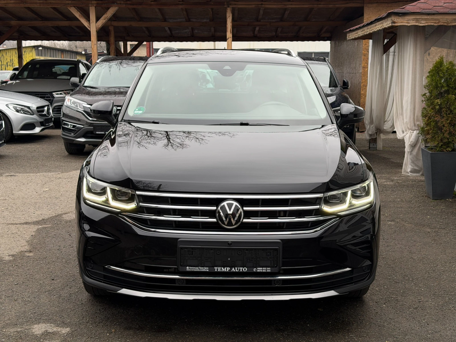 VW Tiguan 2.0TDI* СЕРВИЗНА КНИЖКА С ПЪЛНА ИСТОРИЯ В VW, снимка 2 - Автомобили и джипове - 54219632